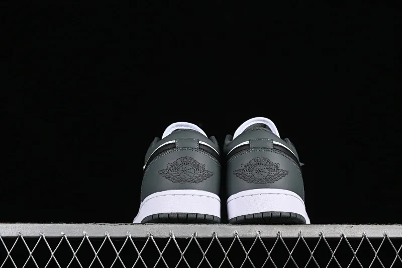 All categories Air Jordan Jordan series basketball shoes Air Jordan 1 Low Air Jordan 1 Low AJ1 Joe 1 black and gray low-top cultural basketball shoes 553560-152